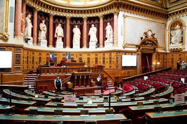 sénat vide