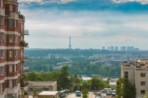 Vue sur Paris - Tour Eiffel au loin