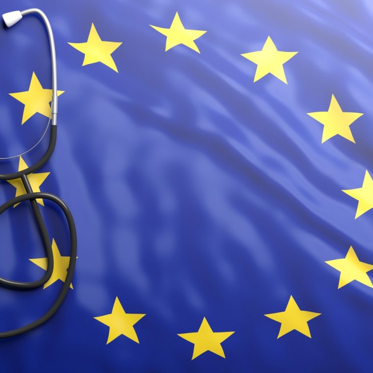 Stéthoscope sur drapeau européen