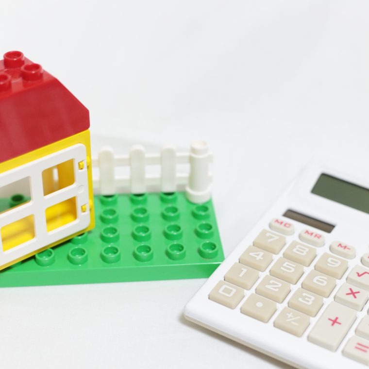 Maison lego et calculatrice