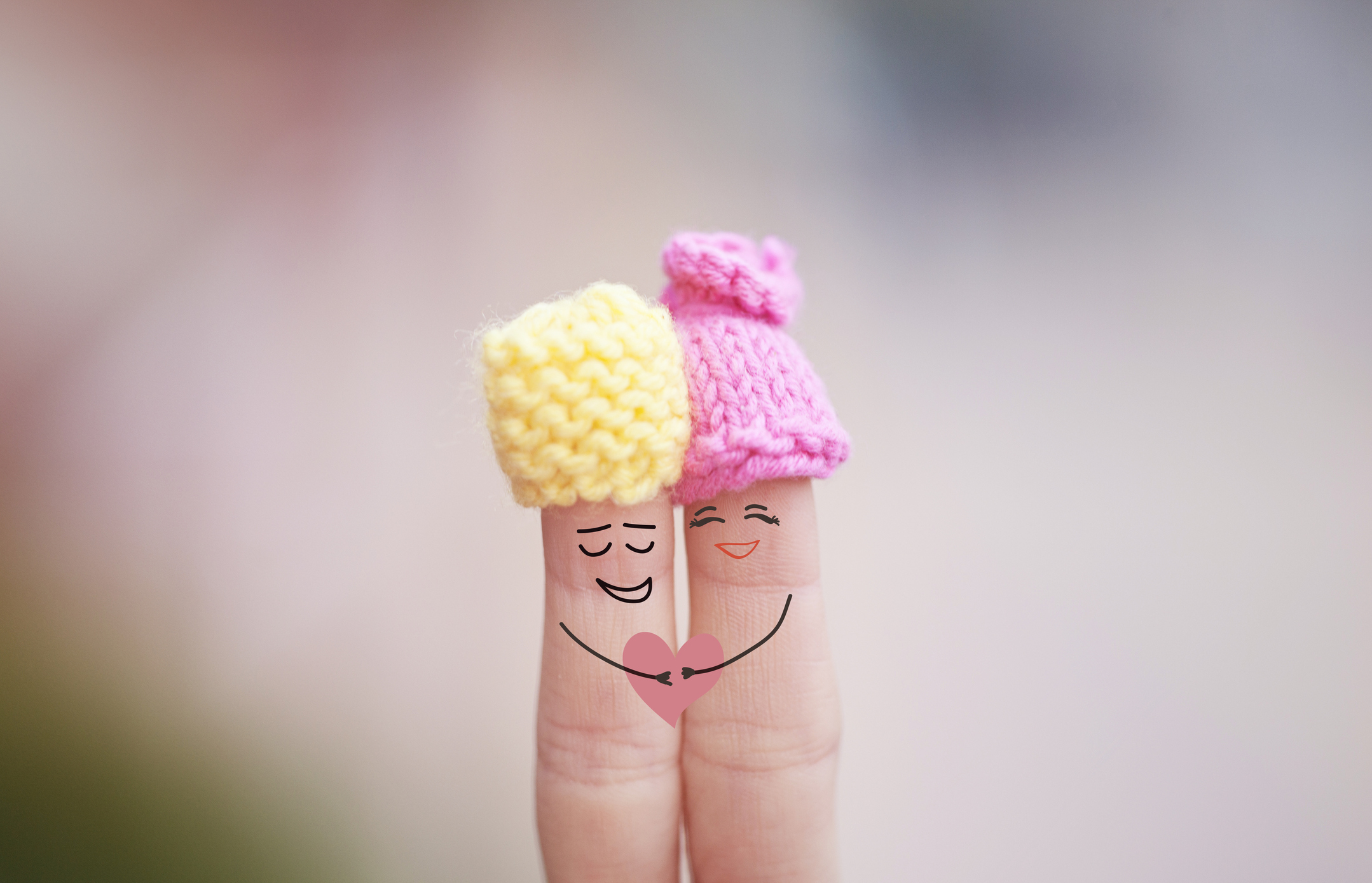 Etreinte doigts amoureux