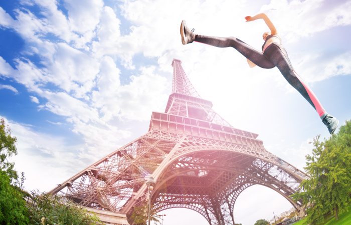 Entrainement sportif face à la Tour Eiffel