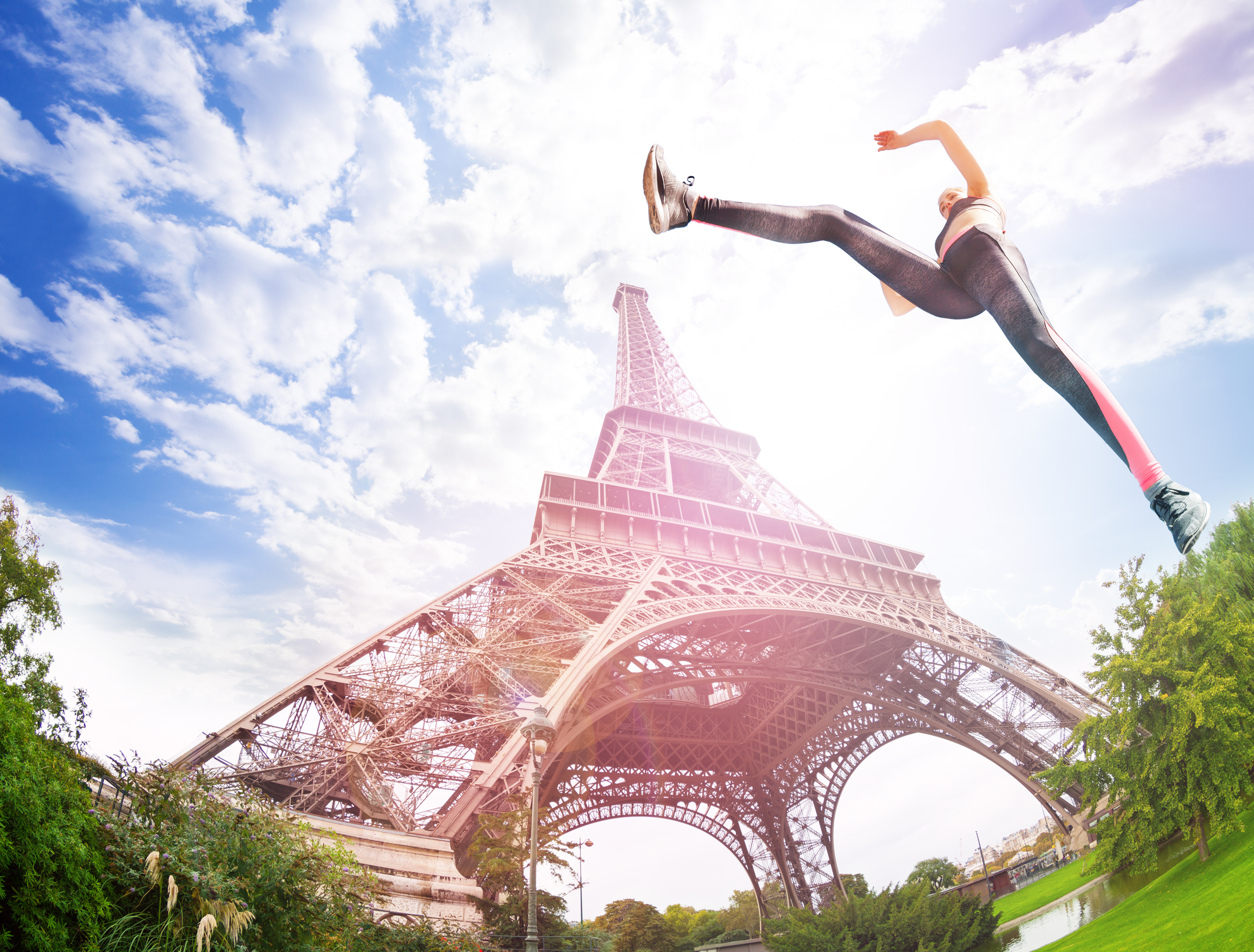Entrainement sportif face à la Tour Eiffel