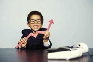 Enfant déguisé en conseiller financier