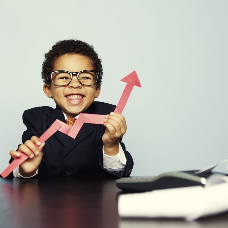 Enfant déguisé en conseiller financier